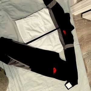 Nike Brand New 2 piece set. Boy’s size 5.